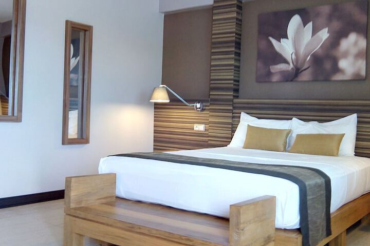 Room 2 of 38