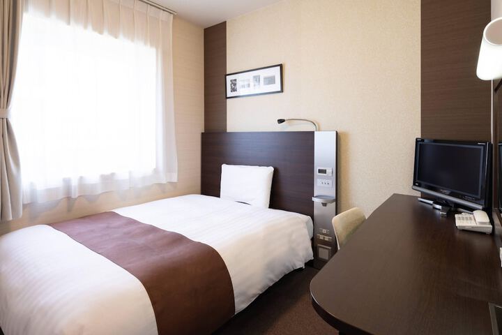 Room 7 of 25