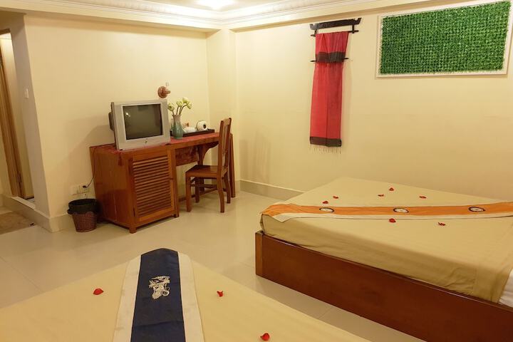 Room 25 of 53