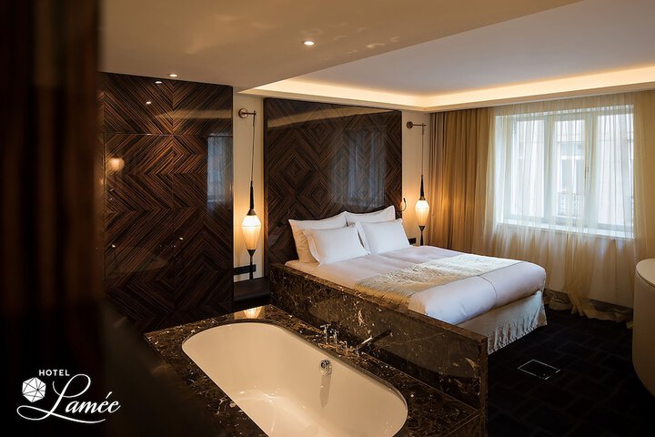 Room 32 of 56