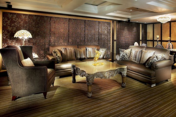 Room 32 of 90