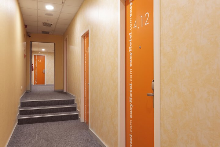 Ballroom/Hall 49 of 56