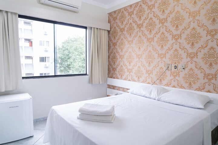 Room 7 of 32