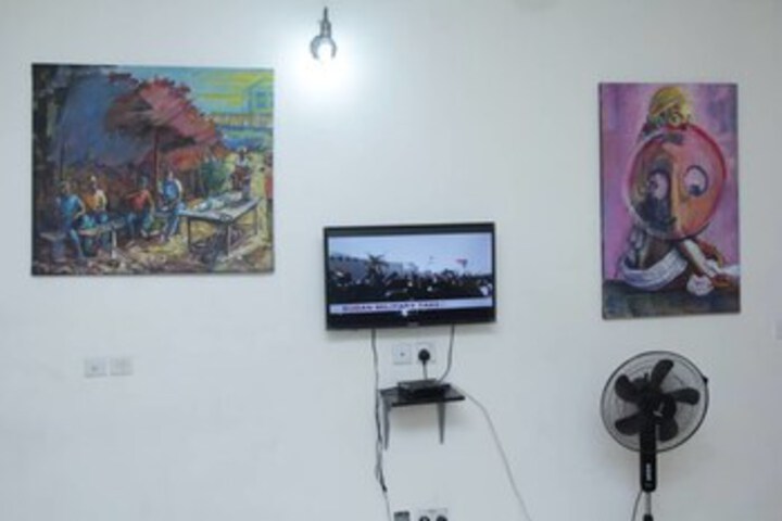 Room 10 of 28