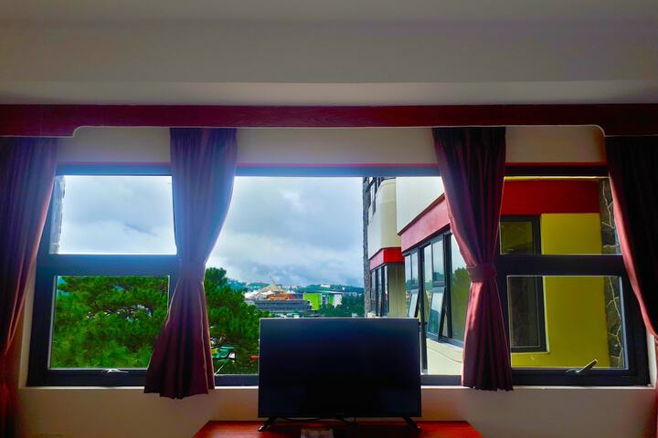 Room 37 of 63