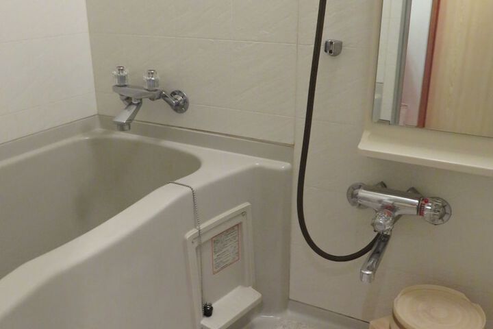 Room 52 of 131