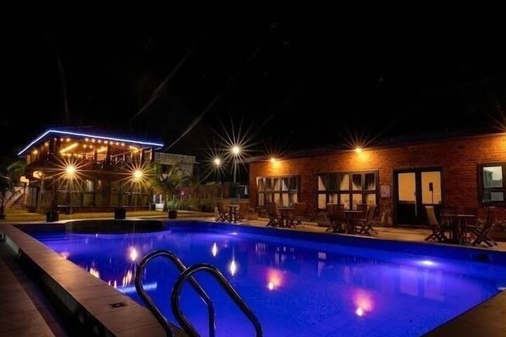 Pool 15 of 40