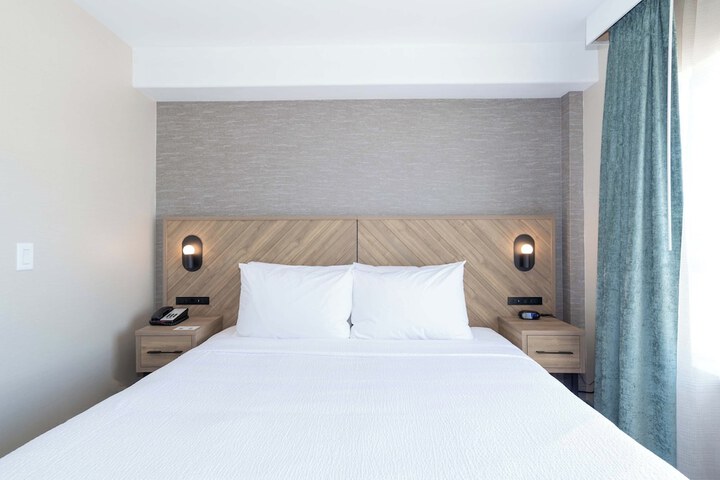 Room 10 of 46