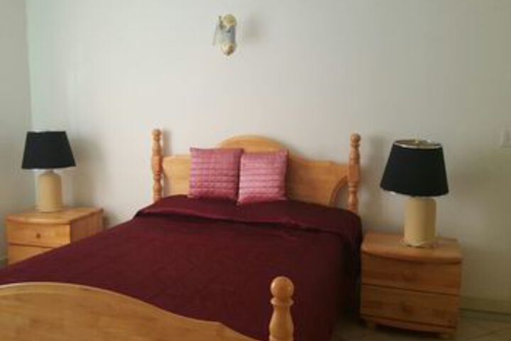 Room 6 of 16