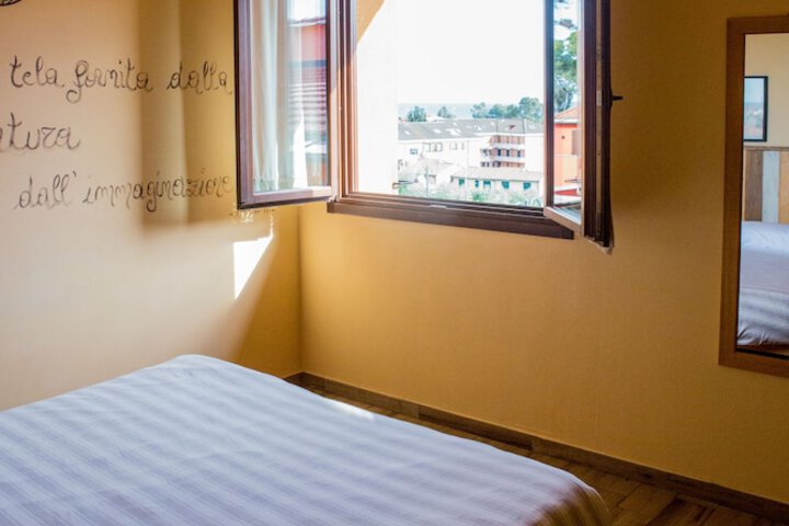 Room 21 of 120