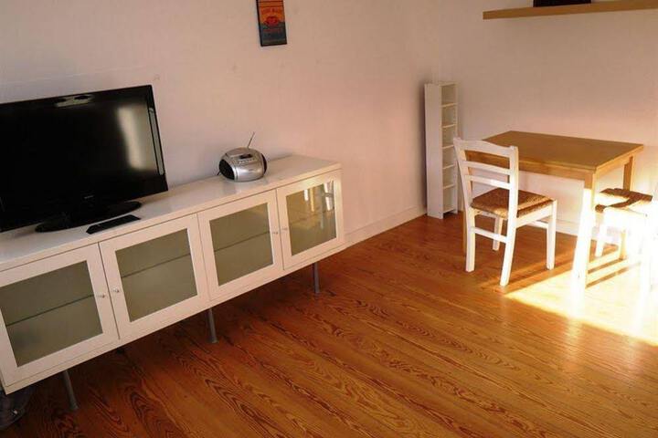 Room 5 of 6