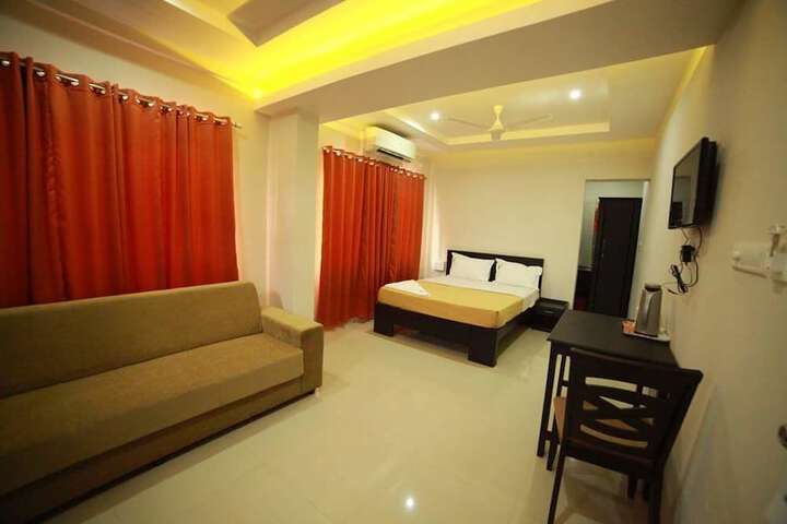 Room 7 of 16