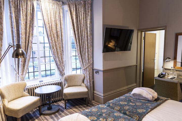 Room 42 of 86
