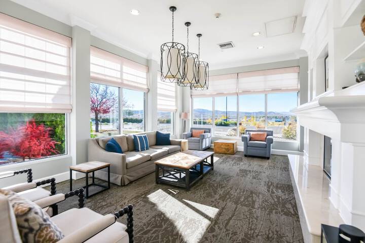 Hotel Interior 11 of 98