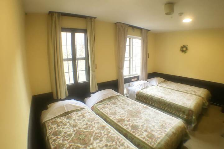 Room 4 of 78