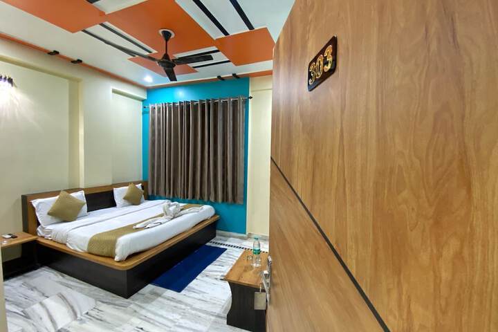 Room 10 of 18