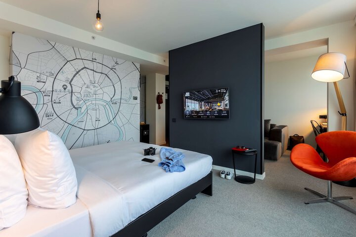 Room 15 of 63