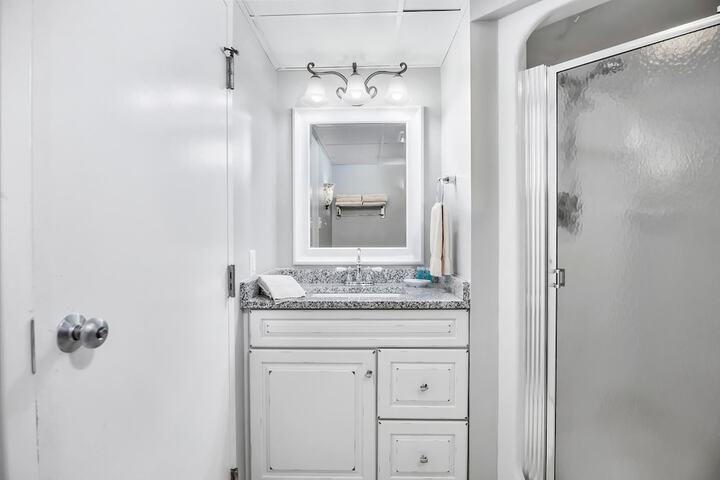 Room 8 of 22