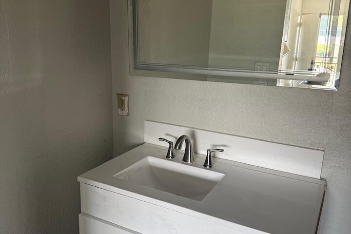 Room 13 of 20