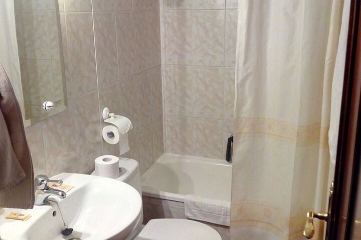Room 45 of 49