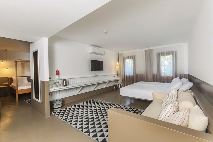 Room 5 of 58