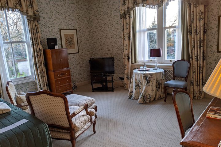 Room 4 of 49
