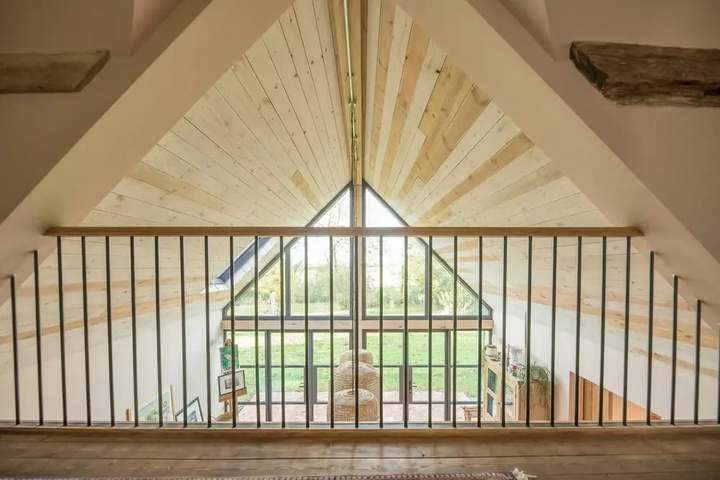 Room 10 of 21