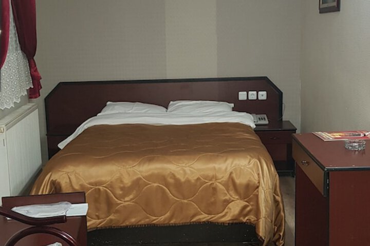 Room 7 of 37