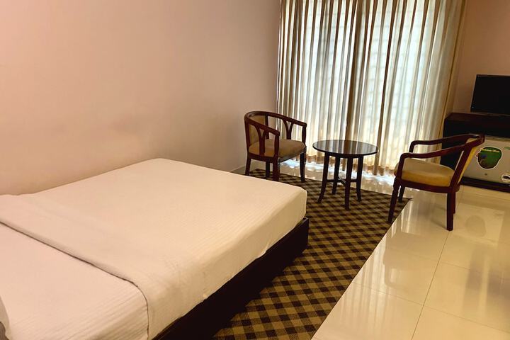 Room 5 of 28