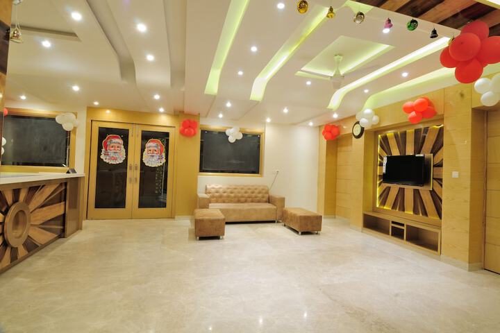 Hotel Interior 7 of 36