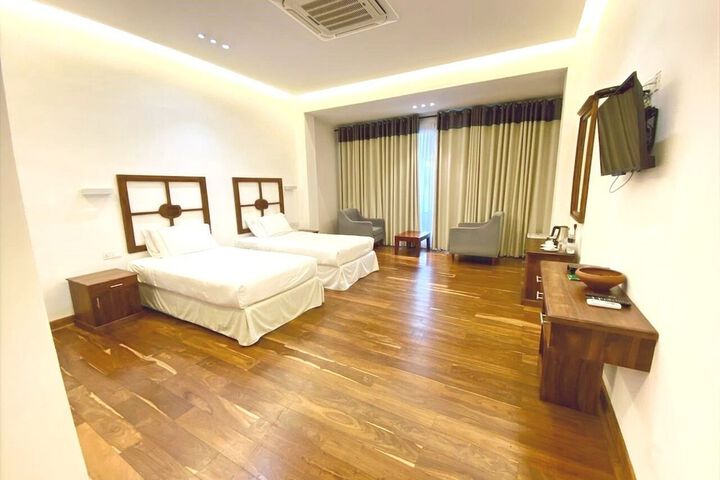 Room 12 of 85