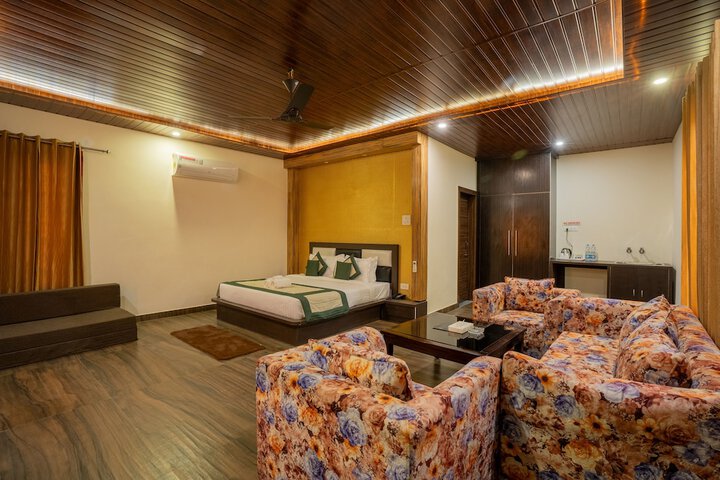 Room 5 of 33
