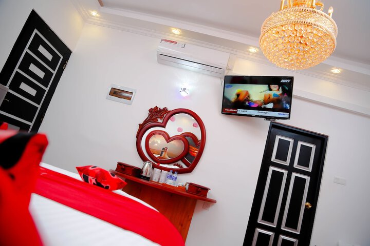 Room 76 of 230