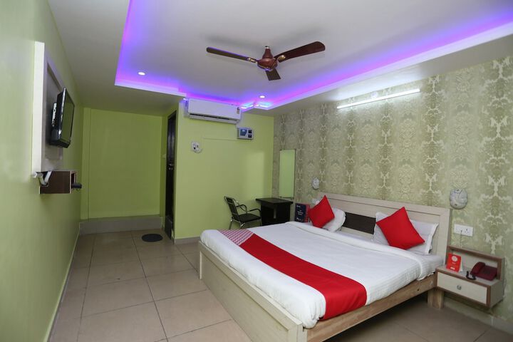 Room 17 of 32