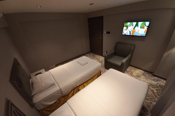 Room 39 of 50