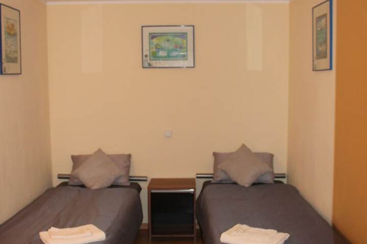 Room 25 of 27