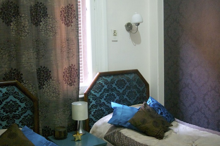 Room 8 of 33