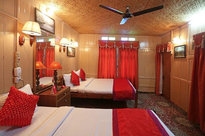 Room 10 of 27