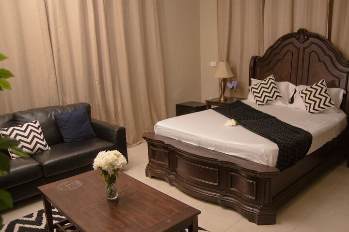 Room 14 of 60