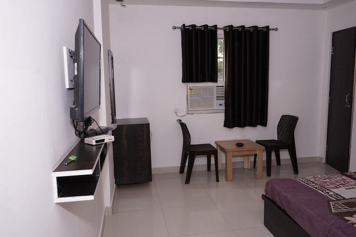 Room 7 of 18
