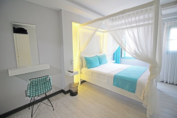 Room 10 of 54
