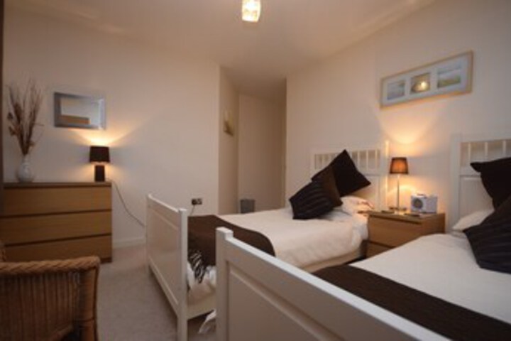 Room 9 of 26