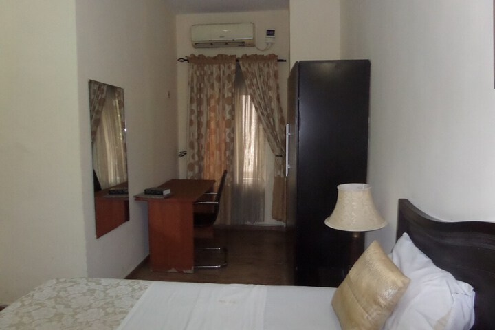 Room 15 of 26