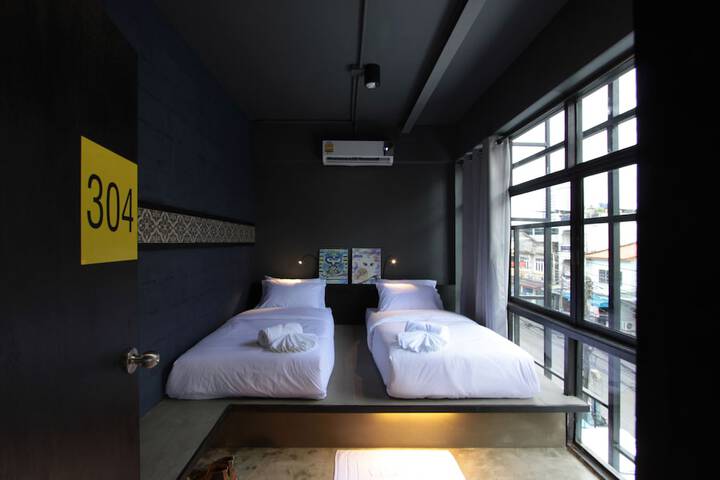 Room 11 of 49