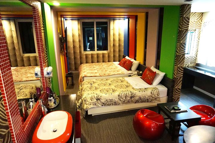 Room 16 of 54