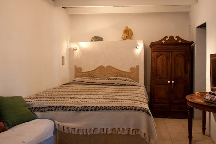 Room 3 of 10