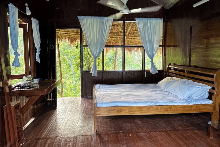 Room 4 of 146