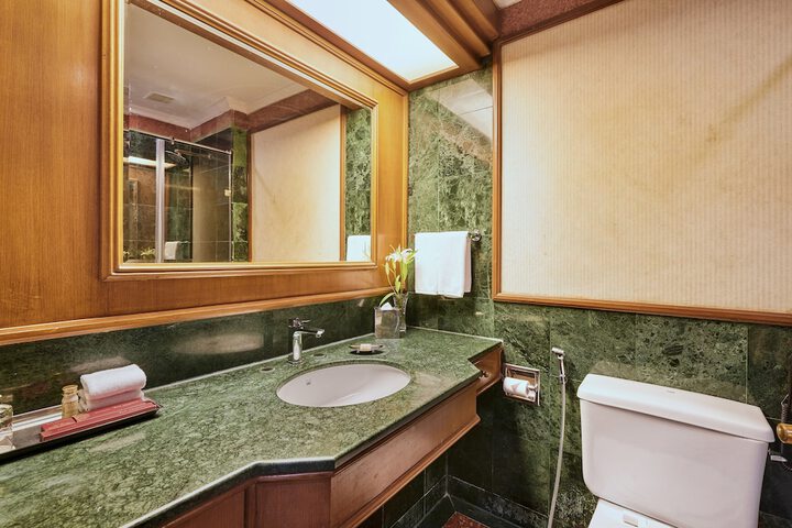 Clean Restrooms