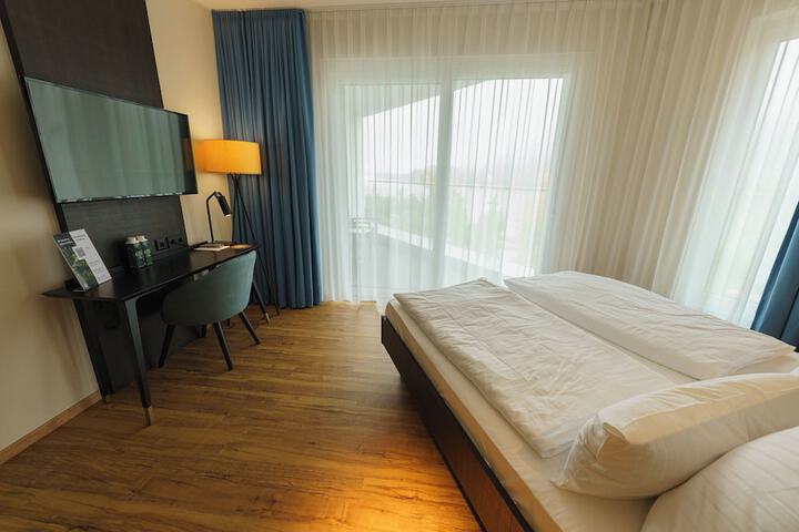 Room 7 of 19