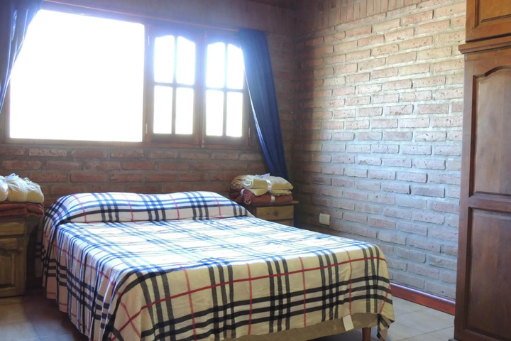 Room 2 of 17